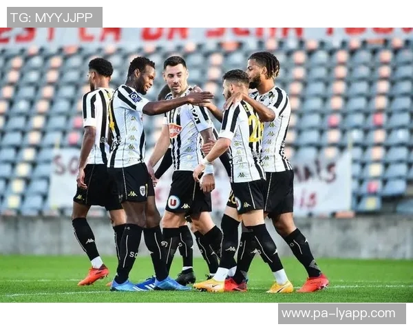 巴黎对阵勒阿弗尔首发阵容公布努诺门德斯若昂内维斯维蒂尼亚出战